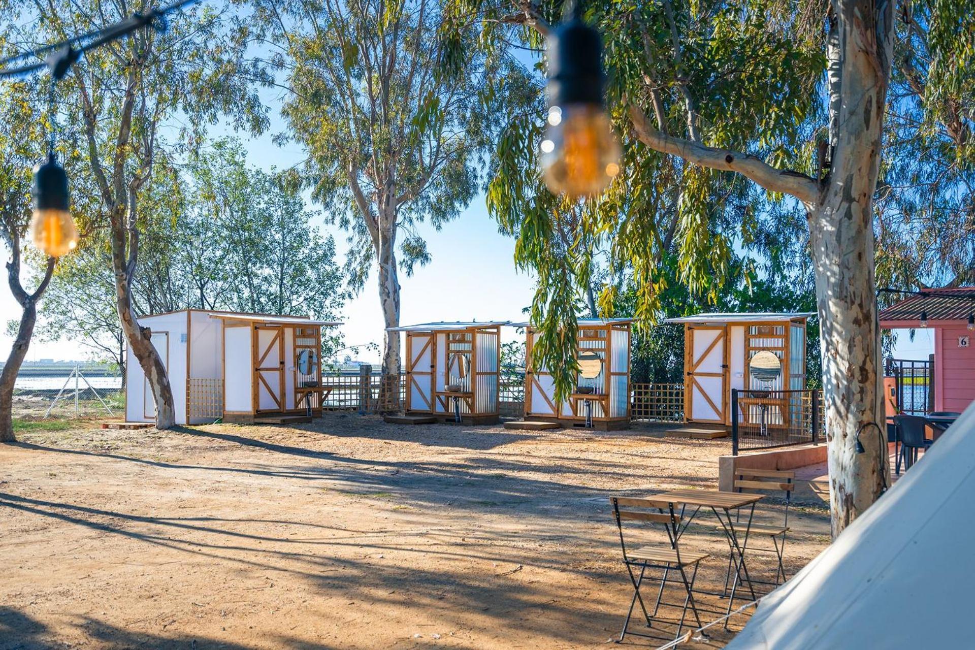 Kampaoh Delta Del Ebro Hotel El Poble Nou del Delta Bagian luar foto